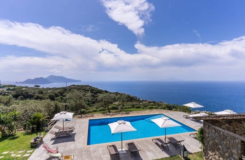 Schiazzano Villa | Villa ∙ 9 bedrooms ∙ 18 guests