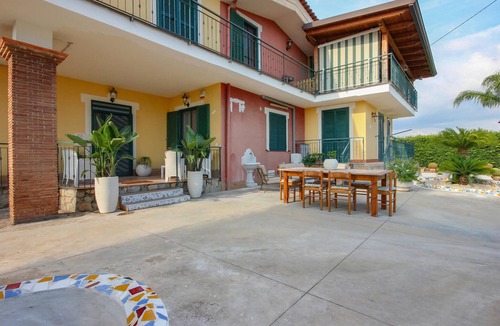 Angri Apartment | Villa Angela Holiday Apartment