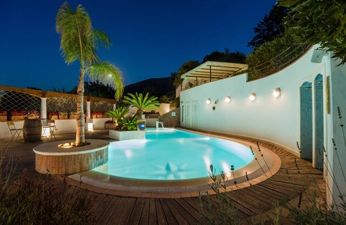 Casamicciola Terme Villa | Villa Araucaria Rent for