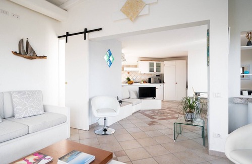 Porto Istana Villa | Villa Aurazure - jacuzzi with seaview