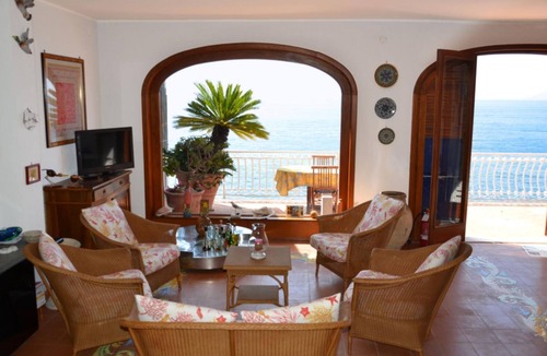 Conca dei Marini Apartment | Villa Azzurra with private pool and access to the sea 4 guests