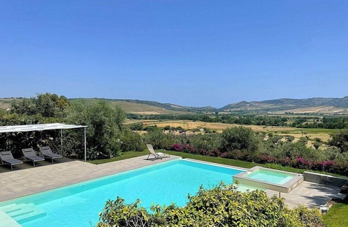 Amaroni Villa | Villa Bougainville: A welcoming one-story villa situated in a quiet location, a few minutes from the town center, with Free WI-FI.