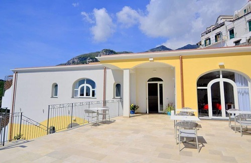 Pontone House | Villa Clarice B, fully refundable with voucher*: A bright and sunny studio apartment in a quiet position, located on a hillside above the sea, with Free WI-FI.