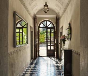 Piazzano Hotel | Villa di Piazzano - Small Luxury Hotels of the World