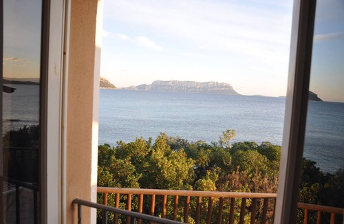 Baia Caddinas Apartment | VILLA DOLPHIN TERRACE ON THE SEA