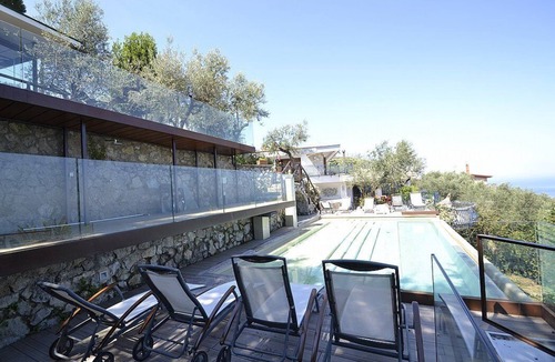 Priora Villa | Villa Dulcibella: A splendid villa located on a hillside, facing the sea, with Free WI-FI.