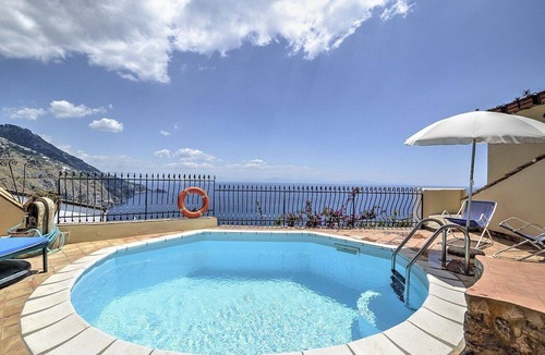 Praiano Villa | Villa Elvira: A splendid and luminous three-story villa built sheer above the sea, with Free WI-FI.