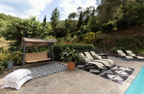 Lisciano Niccone Villa | Villa Essiccatoio by MMega