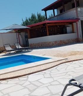 Serra Pedace Bed & Breakfast | Villa Fam