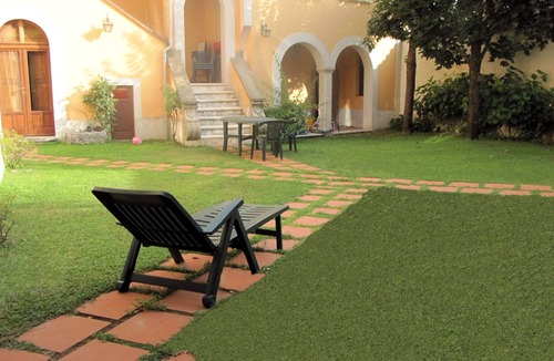 Calvanico Villa | VILLA FIORITA ideal for visiting VESUVIO POMPEI, PAESTUM NAPLES, COSTA D'AMALFI