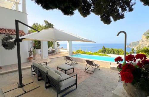 Capri Villa | Villa Hibiscus