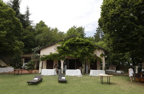 Pieve Salutare Villa | Villa in a fairytale little wood