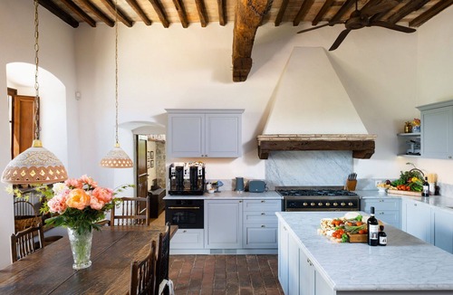 San Pietro in Bossolo Villa | Villa in Badia A Passignano with 6 bedrooms sleeps 14