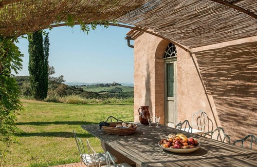 Camigliano Villa | Villa in Montalcino with 6 bedrooms sleeps 12