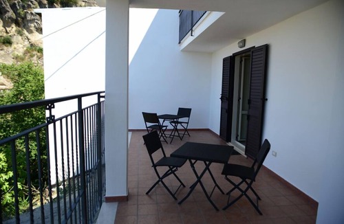 Pietrapaola Villa | Villa in the Hills with a View