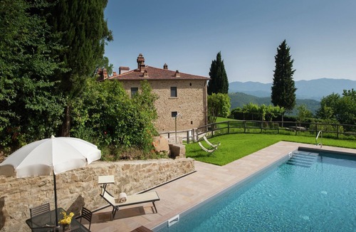 Arezzo Villa | Villa in Tuscany with Organic Wine Estate