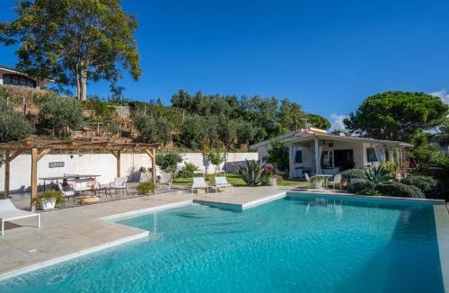 Ricadi Villa | Villa Michaela con piscina privata e vista mare