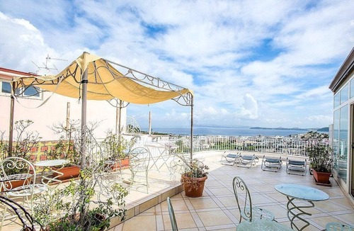 Ischia Porto House | Villa Peonia C: A welcoming apartment which faces the sun and the sea, with Free WI-FI.