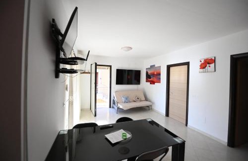 Contrada Difesa I Resort | Villa Pizzo Beach Club - FREE Pool & Private Beach Perfect for Families