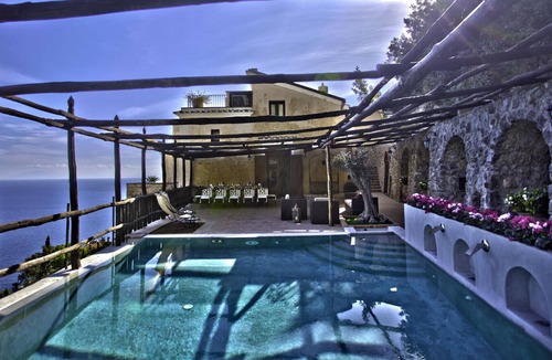Vettica Villa | Villa Rinascita, family-friendly & next to the sea