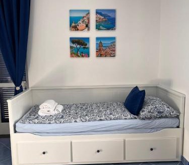 Piazza-Tralia-Pendolo Apartment | Villa Somma Apartments
