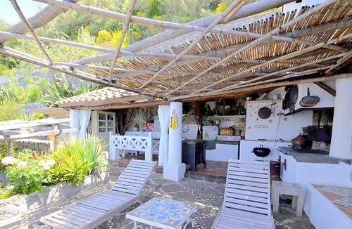 Praiano Villa | Villa Stile, fully refundable with voucher*: A splendid and luminous three-story historical villa located on a hillside, facing the sea, with Free WI-FI.