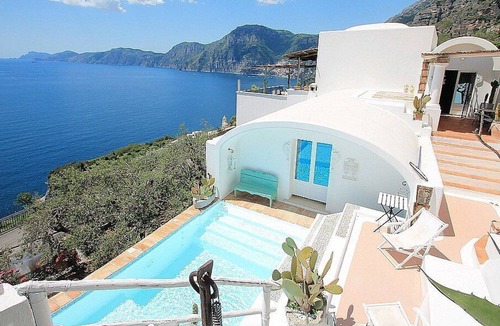 Praiano Villa | Villa Stile, fully refundable with voucher*: A splendid and luminous three-story historical villa located on a hillside, facing the sea, with Free WI-FI.