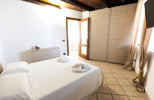 Succhivo Villa | Villa 'Terrazza Di Tifeo - Jacuzzi' with Sea View, Wi-Fi and Air Conditioning