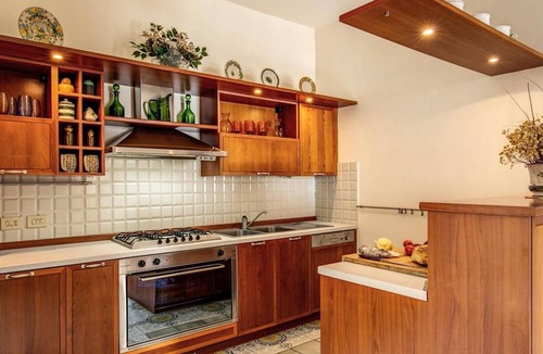 Sirenuse Villa | Villa Tre Pizzi – Spectacular water views and walking distance to beach