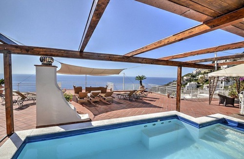 Praiano Villa | Villa Volare: A splendid villa with the fascination of the typical and ancient mediterranean houses, with Free WI-FI.