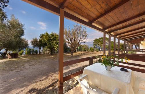 Marina di Puolo Hotel | Villaggio Villa Lubrense