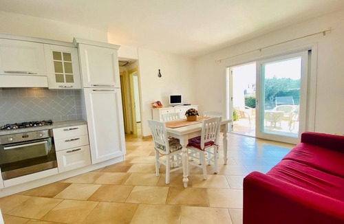 Case Peschiera-Lu Fraili House | Villetta Conchiglia with swimming pool.