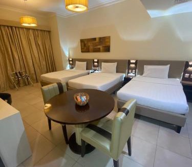 Al Muraqqabat Hotel | VISTA HOTEL APARTMENTS DELUXE