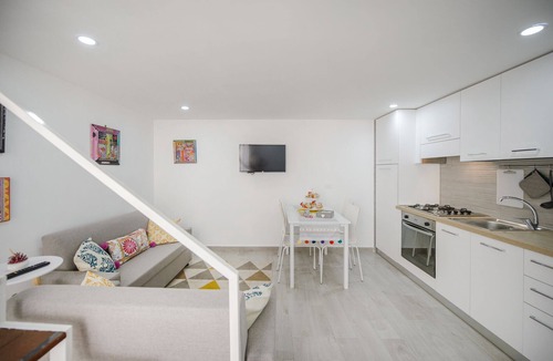 Vomero Apartment | Vomero, next to Metro 1, bars restaurants and shopping, BIJOU MIRANDA
