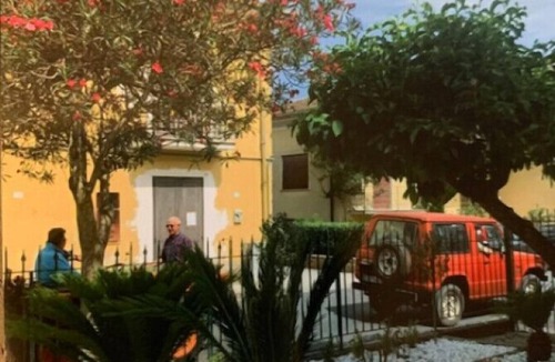 Pietramelara Apartment | Walk to Markets Private Backyard+Free Parking English Help