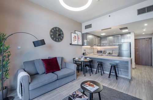 Jumeirah Lake Towers Condo | Warm 1-Bedroom Family-Friendly Aparment in JLT
