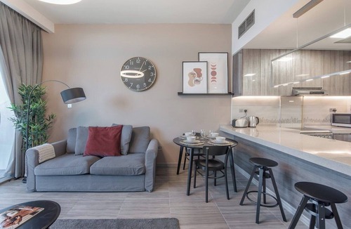 Jumeirah Lake Towers Condo | Warm 1-Bedroom Family-Friendly Aparment in JLT