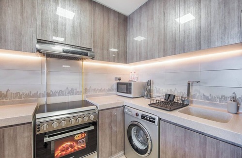 Jumeirah Lake Towers Condo | Warm 1-Bedroom Family-Friendly Aparment in JLT