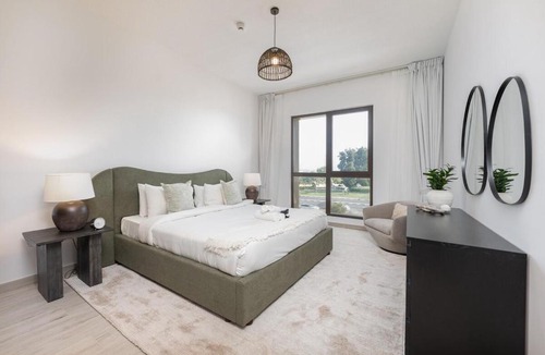 Umm Suqeim 3 Apartment | Warm and Earthy 1-Bedroom Apartment Perfect for Family in Madinat Jumeirah Living!