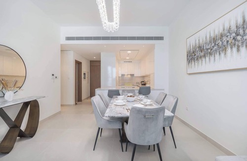 Al Safa Apartment | Waterfront Living with a Spacious Layout Sleeps 5