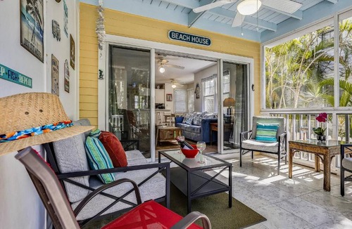 Key West House | Wind Swept by AvantStay Patio Outdoor Dining BBQ and Shared Pool