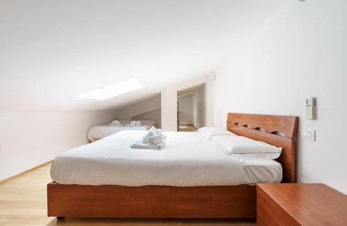 Ricorboli Apartment | Window on the Arno II Netflix, WiFi, AC