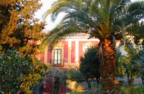 Nola Bed & Breakfast | woman Giustina independent suite 2-4 people, near Naples Caserta Pompeii