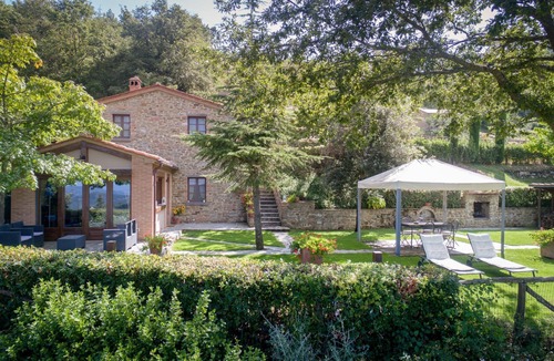 Pieve di Chio Villa | Wonderful private villa with A/C, WIFI, private pool, TV, patio and panoramic view, close to Cor.