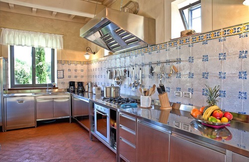 Porrena Villa | Wonderful private villa with private pool, WIFI, TV, patio, pets allowed and panoramic view