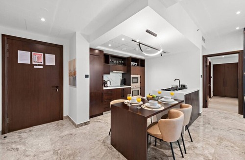 Downtown Dubai Apartment | World Class | 2BR | Dubai Skyline & Sea view
