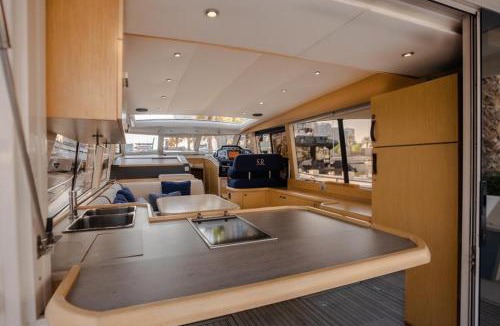 Jumeirah Boat Rental | Yacht Experience - Stella Romana