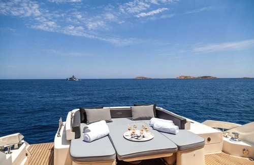 Capri Boat Rental | Your amazing yacht !