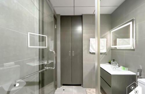 Al Barsha Apartment | Your Fav Studio Getaway l Pool, Gym & Parking!