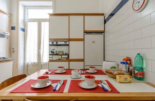 Vomero Apartment | Your home in the heart of Naples! Large and comfortable apartment in the center Vomero.